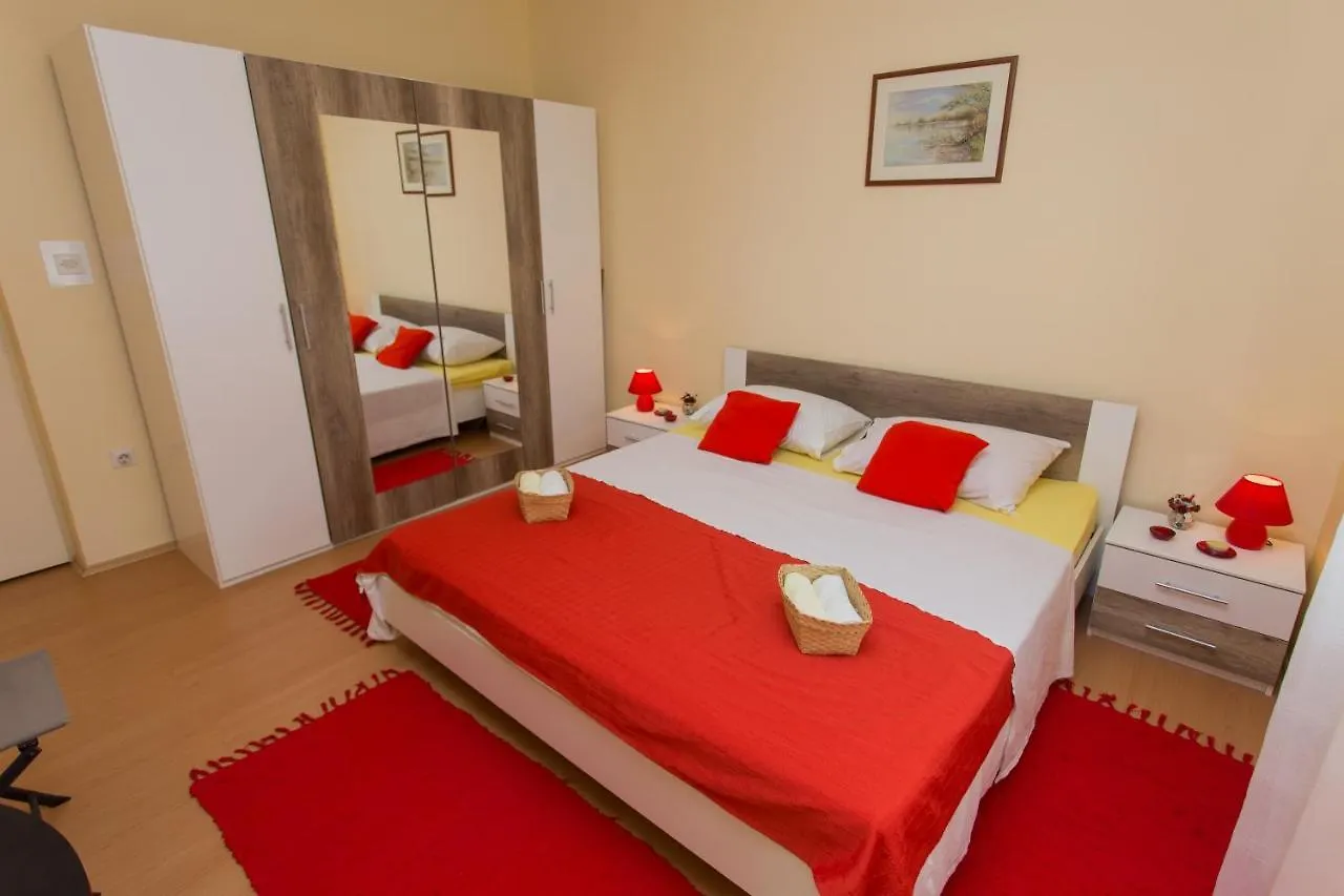 Apartment Marin Kastela