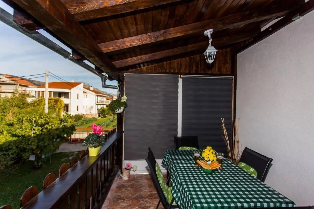 Apartment Marin Kastela 0*,  Croatia