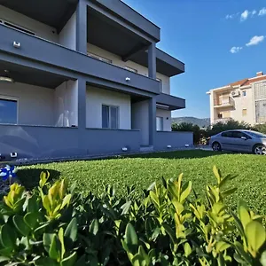 Apartment Studio Apartman Gili, Kastela