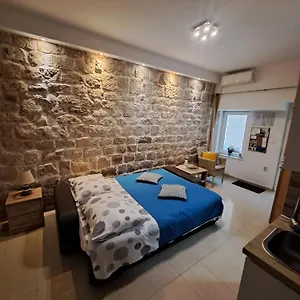 Apartment Legcevic, Kastela